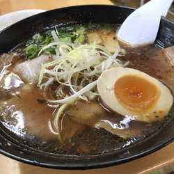徳島ラーメン！　サイドメニューも旨い