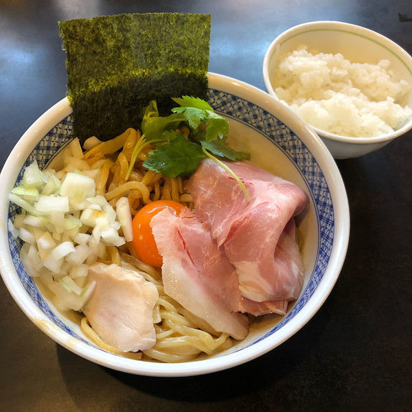 「濃厚たまごのまぜそば」@中華そば 四つ葉の写真