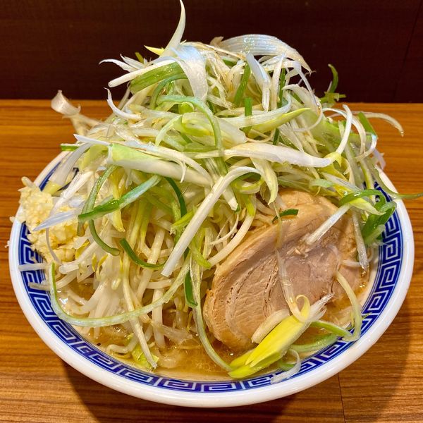 「ラーメン（並）¥750円（味ネギ＋100円）」@びんびん豚の写真