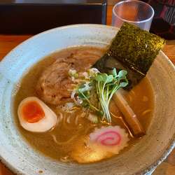 豚骨煮干しラーメン