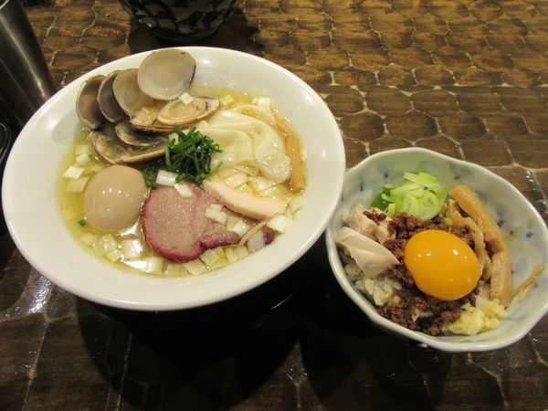 「特級蛤そば・塩（１１８０円）＋肉味噌丼３００円」@特級鶏蕎麦 龍介の写真