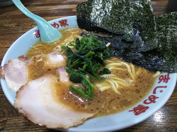 「ラーメン　並　※麺：かため＆味：濃い　※クーポンで５００円」@豚骨醤油ラーメン まじめ家の写真