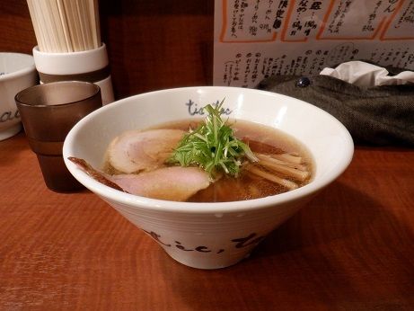 「らーめん　鶏ガラ　少なめ」@手打ら～めん tic,tacの写真