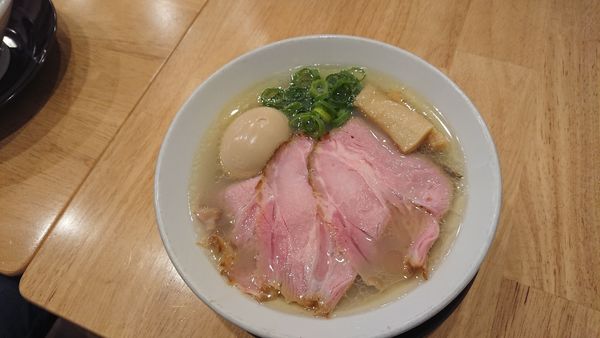 「朝ラー限定アサリでアッサリwithコーチン 980円」@中華そば ココカラサキゑの写真