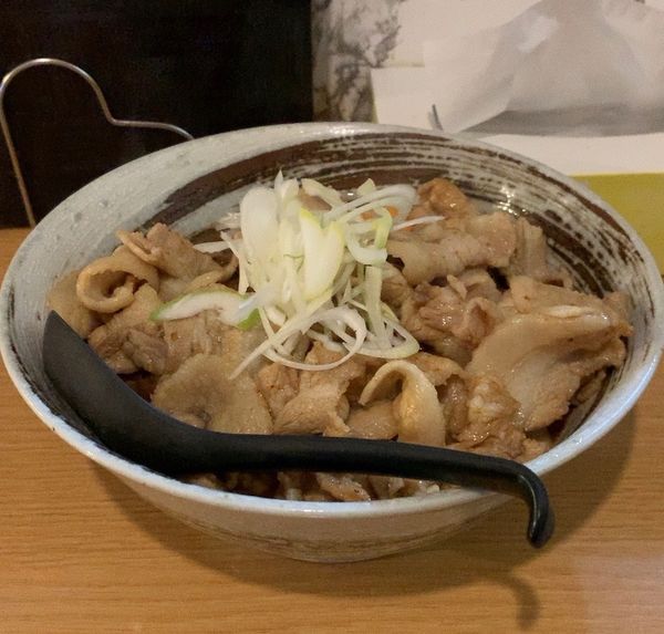 「豚玉カレーの油そば」@ラーメン大地の写真