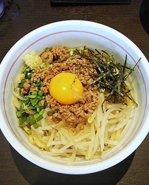 「まぜそば 915円」@ゑびすや 中央緑地店の写真