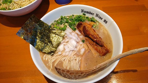 「濃厚ラーメン（煮干、900円）＋和え玉（300円）」@麺Dining Number Nine 09の写真