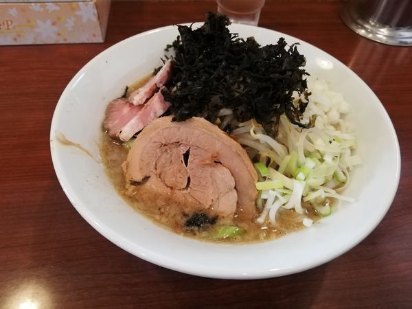 「メガ豚骨煮干しラーメン（限定）」@メガガンジャの写真