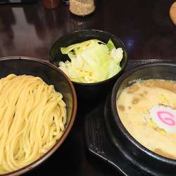 つけ麺(880円)+特盛(100円)+キャベツ(100円)