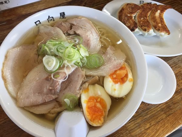 「チャーシュー麺＋煮たまご＋餃子3個」@青竹手打ちラーメン 日向屋の写真