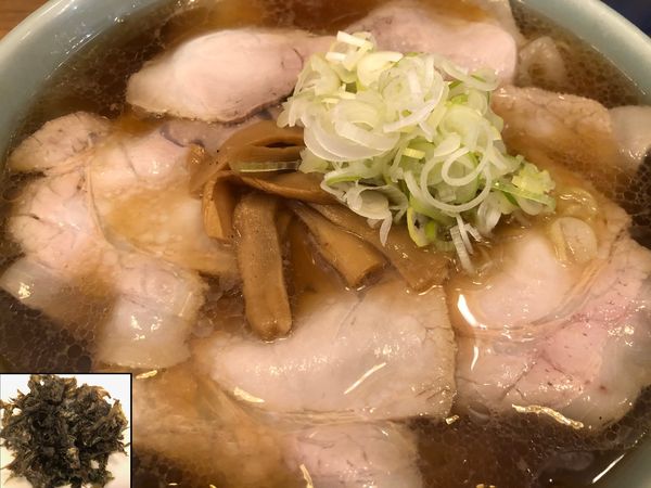 「チャーシューワンタンメン（大）＋岩のり」@ワンタンメンの満月 三鷹店の写真