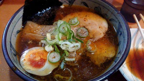 「醤油ラーメン」@焦がしねぎらーめん 葱次郎 大宮西口店の写真