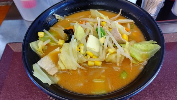 「肉野菜味噌ラーメン(バター入り)780円」@駒門SA(下り)フードコートの写真