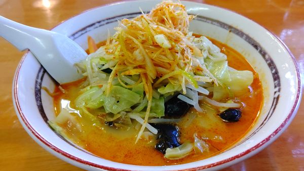 「横浜タンメン赤辛みそ850円＋辛ネギ100円」@支那そば・横浜タンメン 阿波家の写真