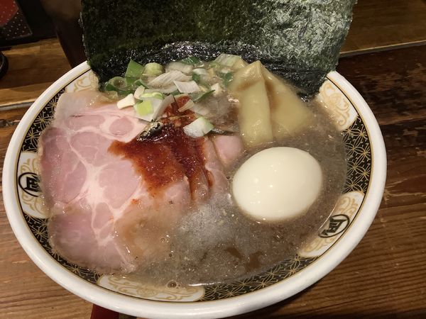 「すごい煮干ラーメン 1150円」@すごい煮干ラーメン凪 渋谷東口店の写真