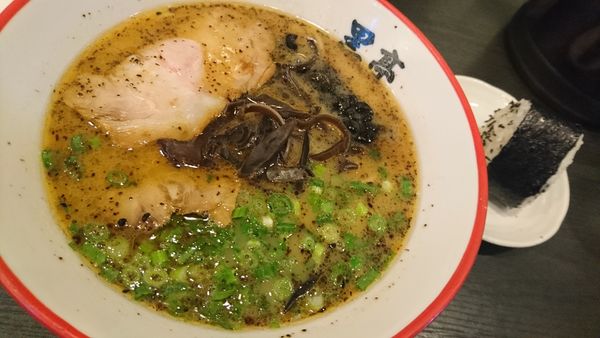 「ラーメン、おにぎり」@黒亭 本店の写真