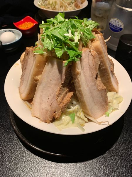 「ロクスイラーメン大盛り(全マシ)+ブタマシ×4+野菜マシマシ+味」@鹿粋軒の写真