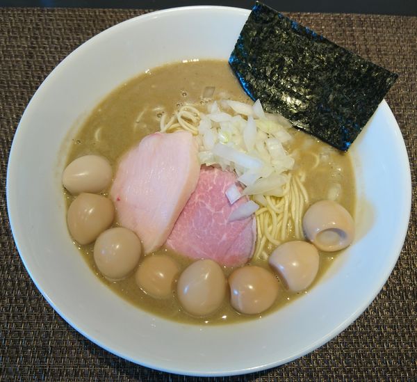 「中華そば(特濃)醤油＋うず乱舞」@煮干乱舞の写真