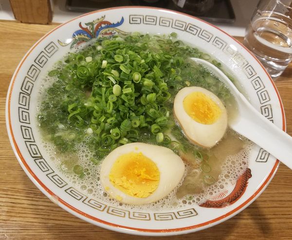 「ネギラーメン¥840+玉子¥120」@博多ラーメン でぶちゃん 高田馬場本店の写真