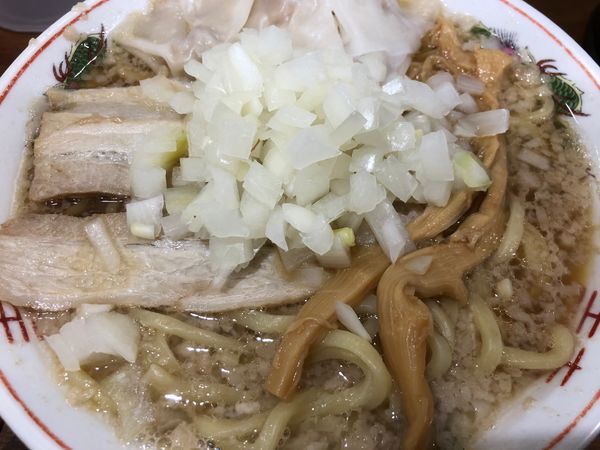 「背脂中華玉ねぎ（大）＋ワンタン」@新潟発祥 なおじ 御茶ノ水店の写真