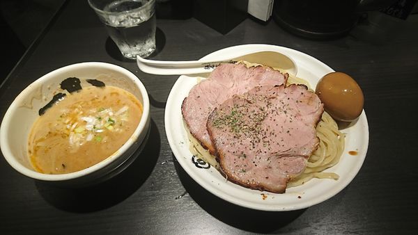 「濃厚つけ麺白」@麺屋武蔵 武骨相傳の写真