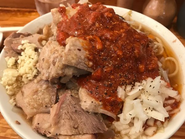 「豚入りオロチョン750円+中盛り100円」@にかいやの写真