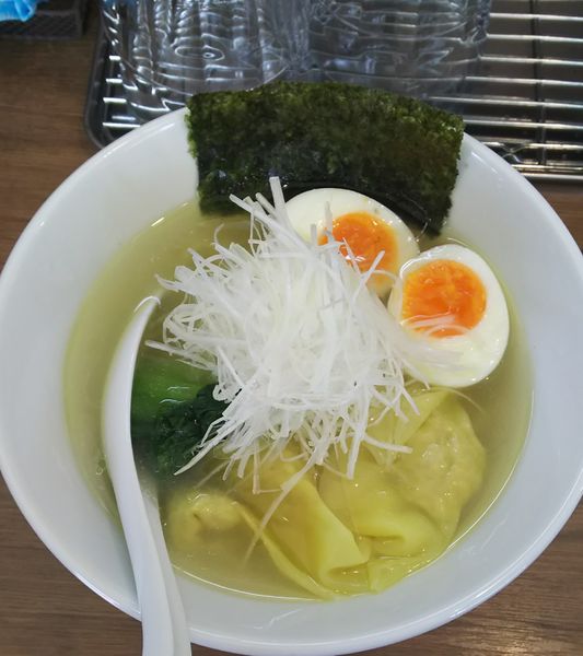 「淡麗鶏塩わんたんそば」@鶏そば光潮の写真