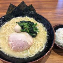 ラーメン　塩　700円　油多　大盛