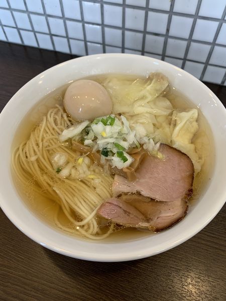 「ワンタン塩そば 950円 味玉 100円」@中華そばイデタの写真