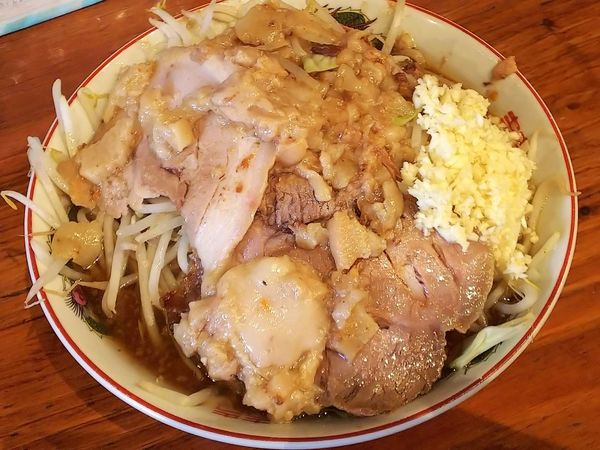 「ラーメン　ニンニクマシアブラマシマシ　850円」@豚が如くの写真