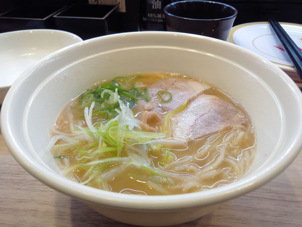 「魚介とんこつラーメン４２９円」@かっぱ寿司 足立谷在家店の写真