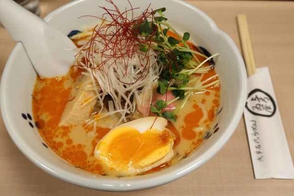 「春のごま旨辛そば　950円」@与ろゐ屋の写真