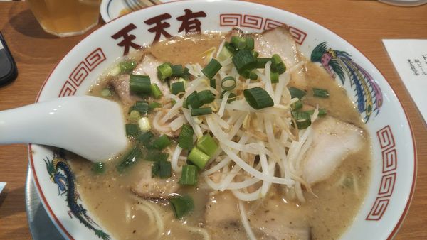 「チャーシュー麵＋替え玉」@らーめん天天有 神田の写真