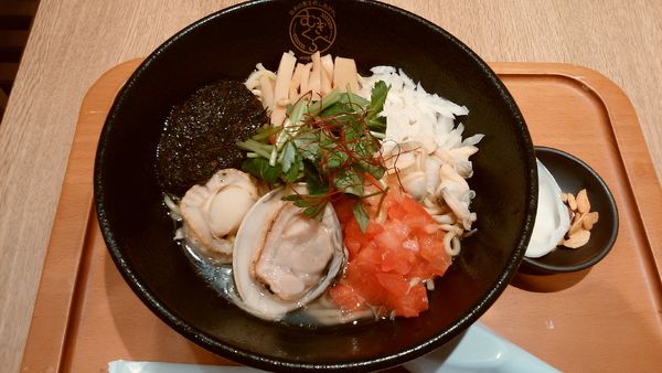 「【むぎくらべ】３種の貝とギバサの海鮮まぜそば￥880-」@むぎくらべの写真