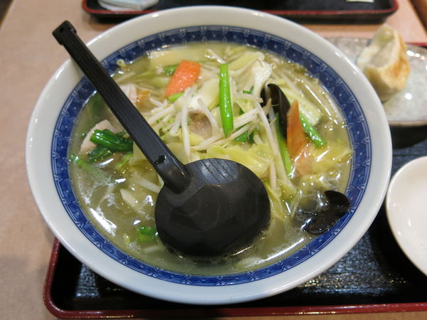 「タンメン＋餃子セット：800円」@中華食堂 萬里 本店の写真