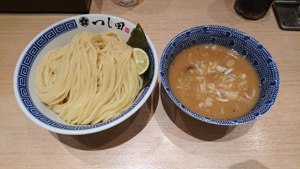 「濃厚つけめん900+大盛120」@めん徳 二代目 つじ田 福岡空港店の写真