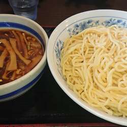 つけ麺(790円)大盛無料+メンマ(130円)