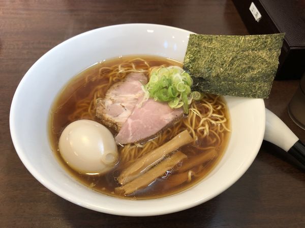 「らーめんしょうゆ味玉入り」@麺屋 志縁の写真