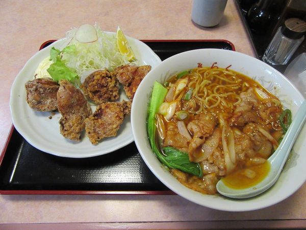 「肉そば（７８０円）＋唐揚げ単品」@中華料理 きらくの写真