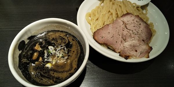 「濃厚つけ麺黒 大盛」@麺屋武蔵 武骨相傳の写真