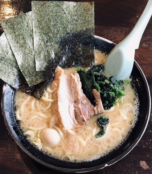 「とんこつラーメン」@横濱家系ラーメン 湘家の写真