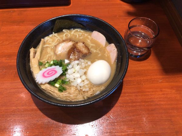 「特製濃厚中華そば(醤油)」@中華そば 輝羅の写真