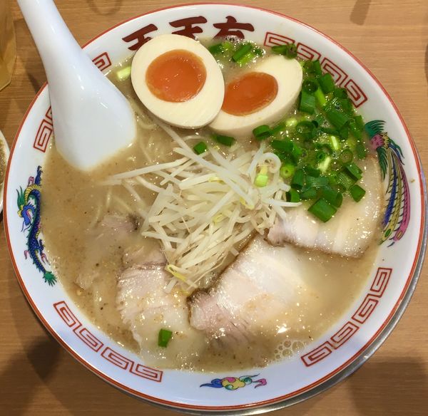 「味玉付きらーめん」@らーめん天天有 神田の写真