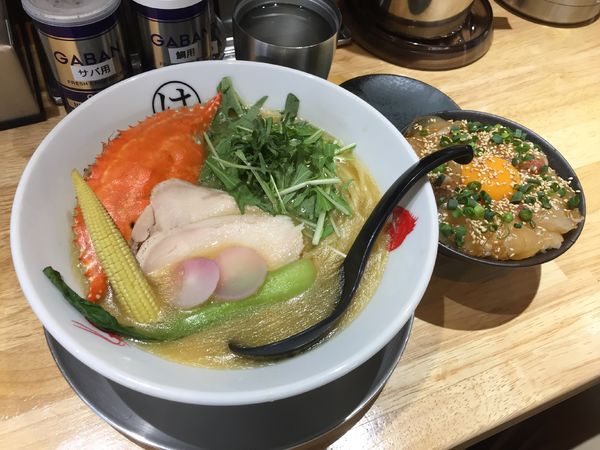 「【20杯限定】ワタリガニらーめん＋真鯛漬け丼」@ウミのチカラの写真