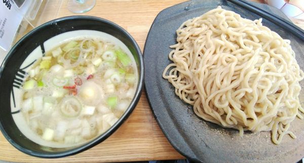 「特製つけそば+日本酒(鍋島)」@中華そば専門 とんちぼの写真