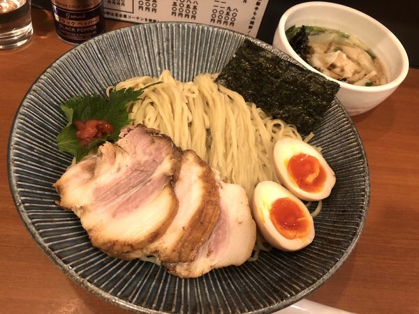 「【限定】背脂煮干しつけ麺￥950＋特製￥300」@自家製手もみ麺 鈴ノ木の写真