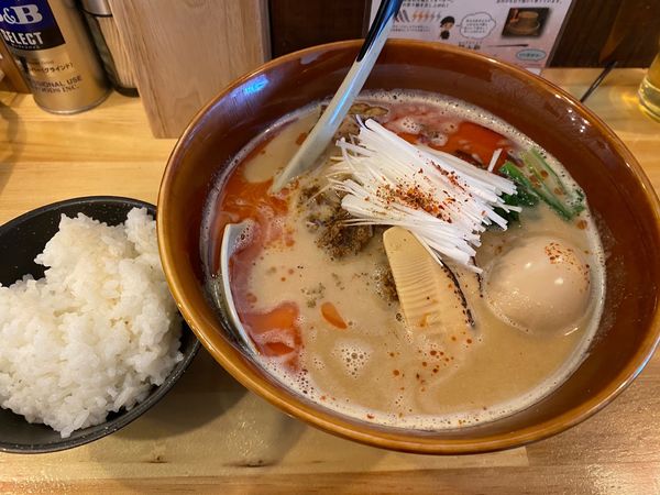 「3/26 担々麺（辛さ４、痺れ４）890円　コインパーキングサー」@担々麺 麺山椒の写真