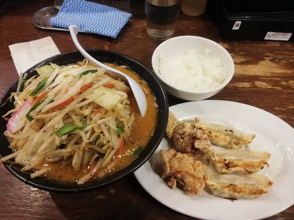 「味噌カラギョウ　990円　小ライス　60円」@トナリ 丸の内店の写真