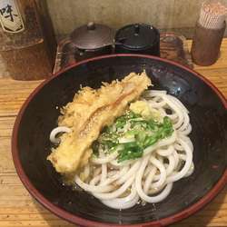 ぶっかけうどん(¥320・ちくわ天サービス)