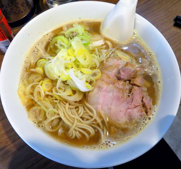 「肉そばつゆ増し＋葱（1,050円）」@自家製麺 伊藤 浅草店の写真